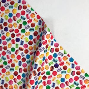 Sweet Macaroons - Sweet Tooth - Mary Lake-Thompson Collection - Robert Kaufman - 100% cotton