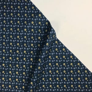 River Pebbles Stargazing METALLIC - Montanhas, Rochas e Seixos - Sundowner - Algodão + Aço - Quilters Cotton VB104-ST4M