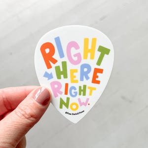 Hier en nu vinyl sticker sticker | Vinylstickers voor laptops, planners en waterflessen | Motiverende quote | Aanwezig zijn