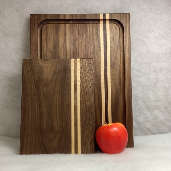 Made In Maine Beautiful handmade set of 2 walnut cutting boards. Large grooved 11”x 15” and 7 1/2” x 10”