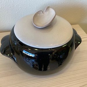 FRANKOMA Vintage Covered Bean Pot Ceramic Casserole Dish Black Onyx White Lid