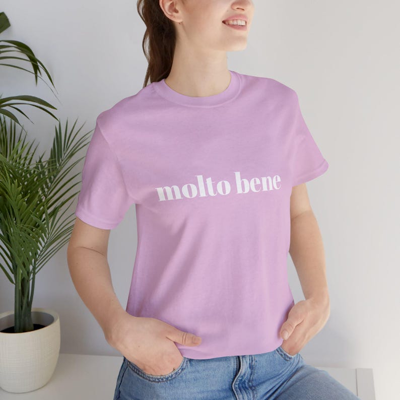 Molto Bene T-Shirt: Italian Positive Message Tee Lilac