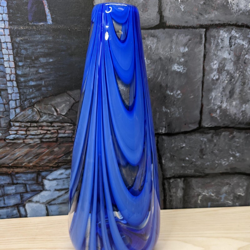 SWIRL FLUTED VASE main image 1
