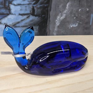 Vtg Blue Pilgrim Glass Whale Figurine Paperweight 5in Cobalt gift Beach House Colorful Coastal decor Fish Sea Creature