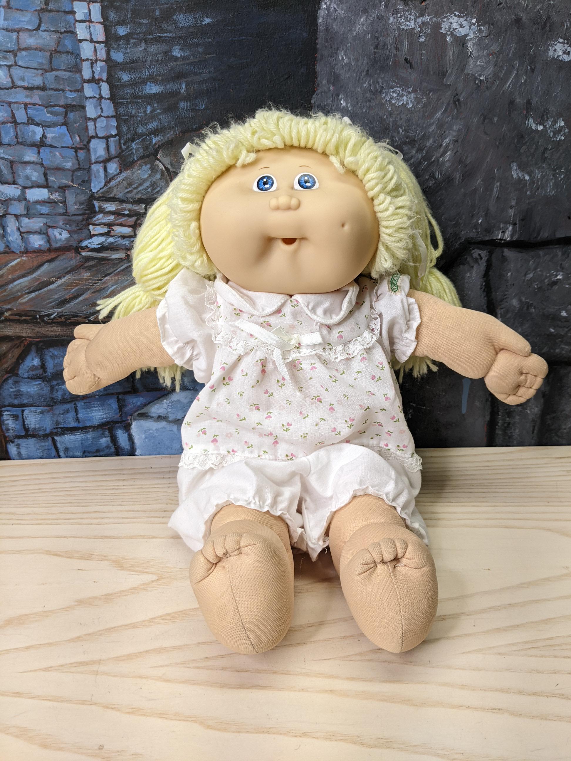 Cabbage Patch Kids Girl Doll Fully Dressed Original Clothes Soft Body Vintage Hair Long  Blonde 17ins 1980s Flower dress  Pants 1986