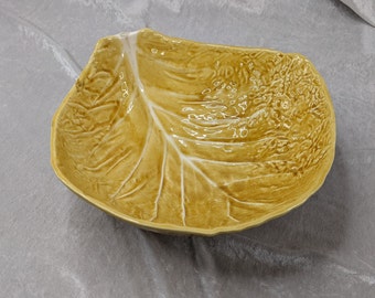 Vtg Secla Portugal Majolica Yellow Cabbage Leaf 12" Salad Serving Bowl 4" Deep Spring Easter Decor Table setting