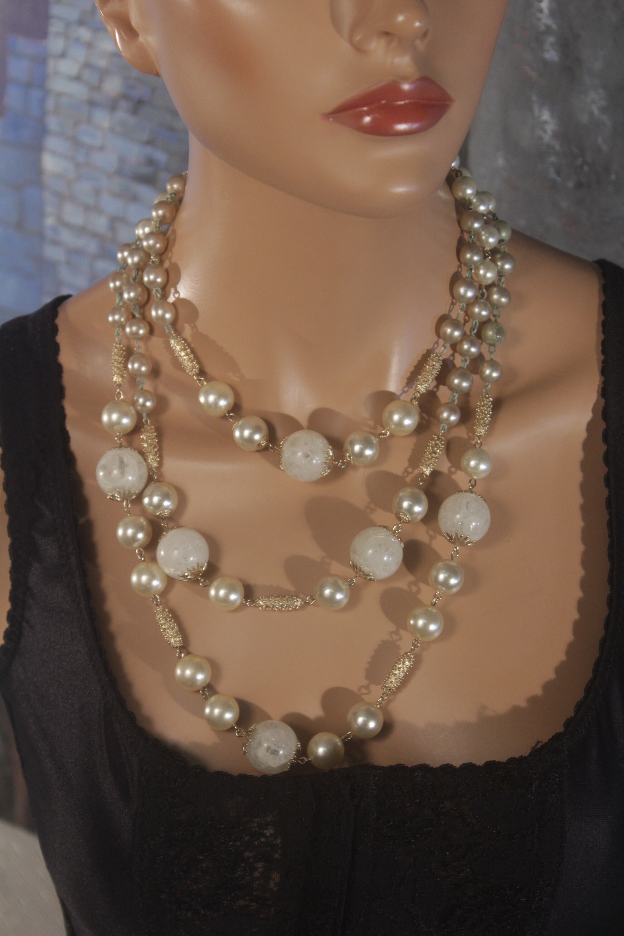 1950s Three-Strand Beige and Yellow Pearlised and Plastic Necklace