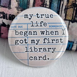 Résistez à ne pas toucher à nos droits Pro-démocratie Luttez contre vous Lisez des livres interdits Ma vraie vie a commencé avec ma première carte de bibliothèque