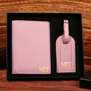 Gepersonaliseerde lederen paspoort bagagelabels, gepersonaliseerde bagagelabels, unieke cadeaus bagagelabels, cadeau-idee bruidsmeisje, bagagelabel huwelijksreis, bagagelabel huwelijksreis