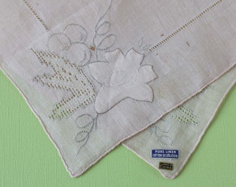 Vintage Handkerchief in Light Pink with Floral Embroidery and Cutwork Design