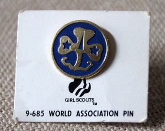 Girl Scout World Association Pin 9-685 - Uniform Pin - Collectible - Girl Scouts of America - Button - Pin - Badge - Scout Uniform