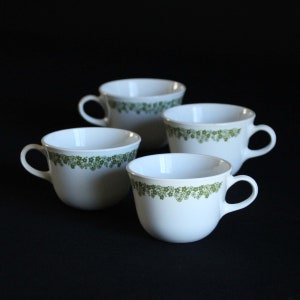 Spring Blossom or Crazy Daisy Corelle Livingware Mugs - Set of 4 - Coffee - Tea - Hot Cocoa - Corning Ware - Cup - Retro Kitchen - 1970s