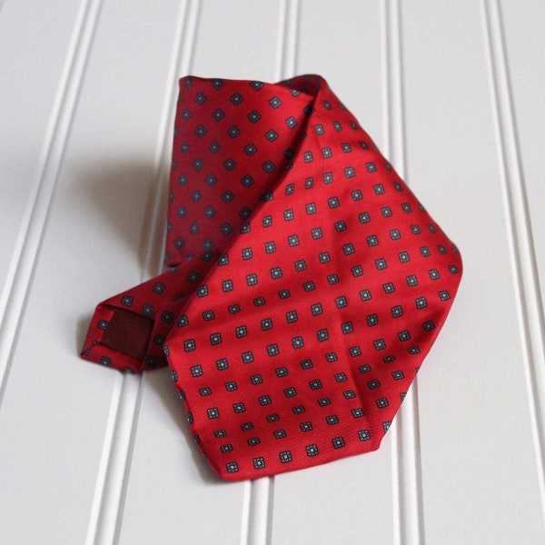 Vintage Men's Necktie - 100% Silk Tie - Red and Blue Patterned Design - Wide Tie - Hand Made in Italy