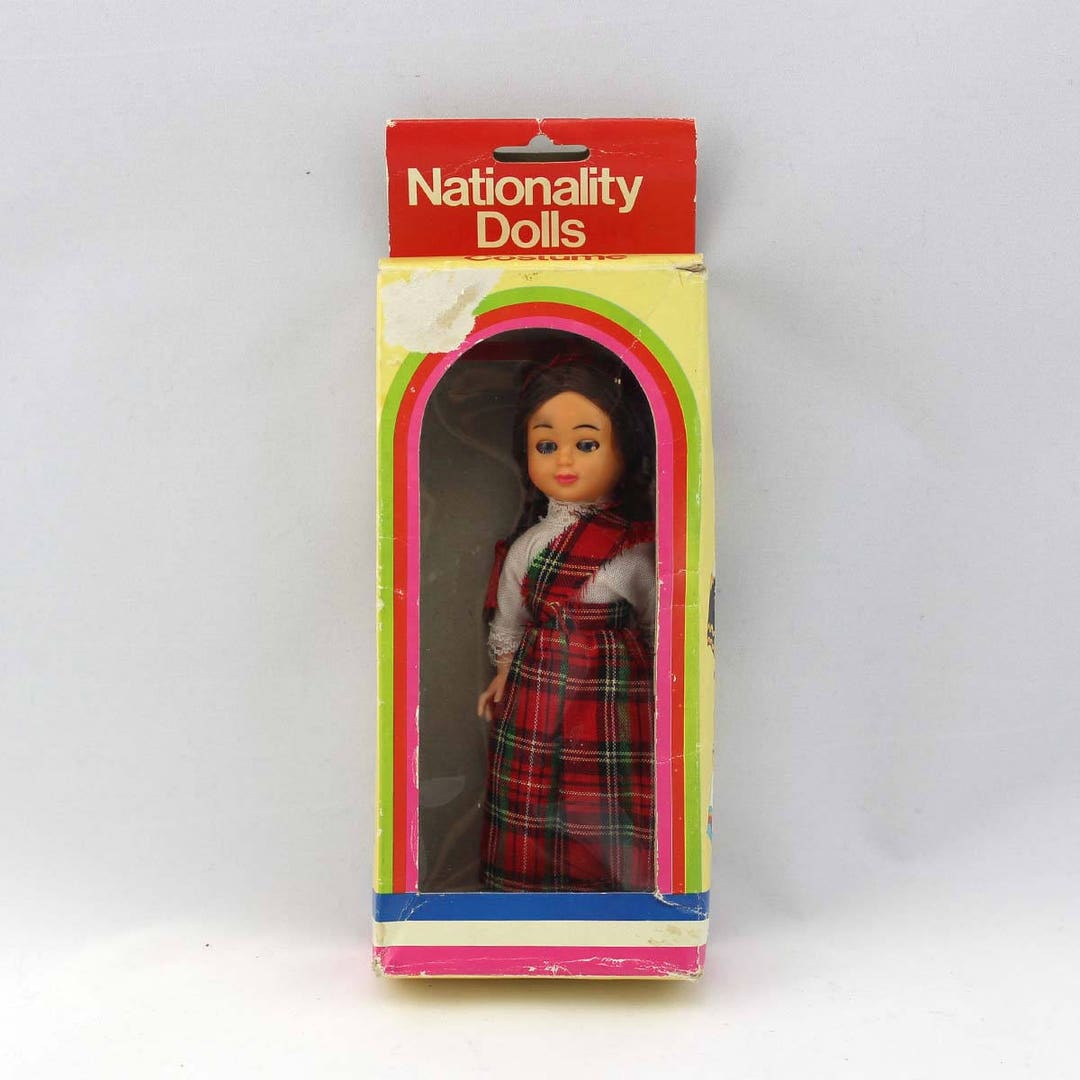 Vintage Scotland Doll Nationality Dolls With Sleeping Eyes Vintage Scotland Doll Nationality Dolls With Sleeping Eyes