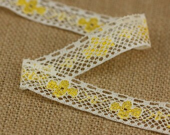 3 Yards of Vintage Floral Lace in Cream and Yellow 0.6 Inches Wide