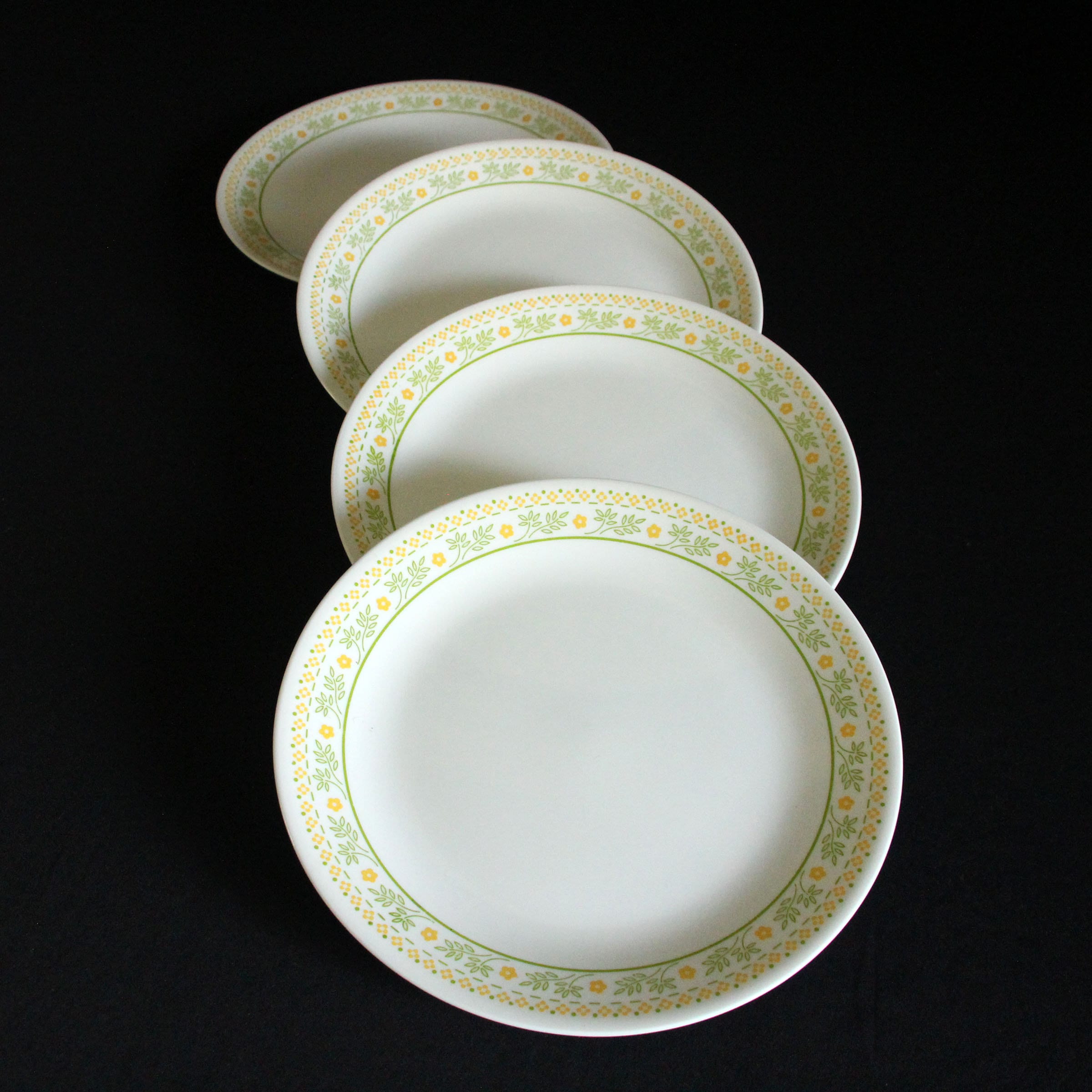CORELLE by corning USA コレール　5+1 Corelle Sunshine Luncheon Plates - White With Yellow and Green