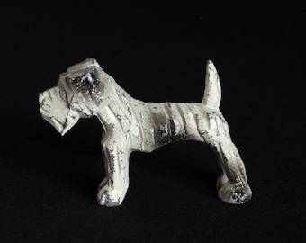 Vintage Cast Metal Dog Beeldje - Schnauzer - Airedale - Terrier - Verzamelbaar Klein Standbeeld - Papiergewicht - Kubist - Art Deco - Gietijzer