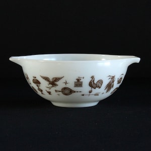 Frühe Amerikanische Pyrex Aschenputtel Rührschüssel - #443 - Braun auf Weiß - Corning - Frühe Kanadier - Cinderella Servierschale - 2,5 Liter