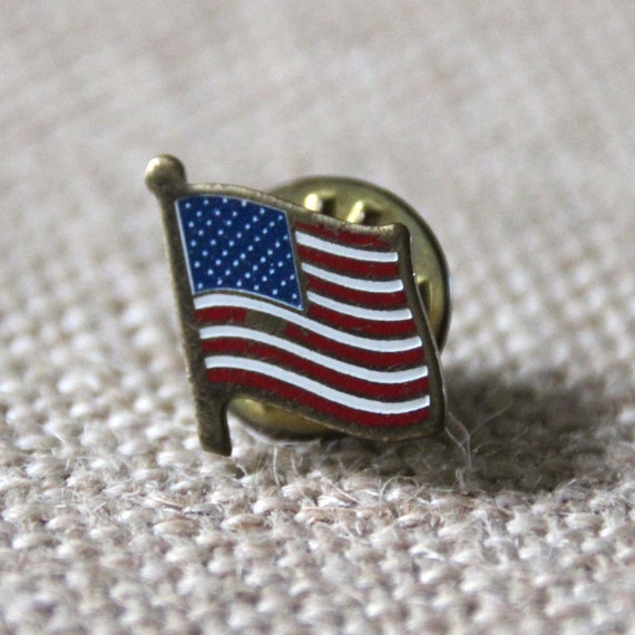 American Flag Pin - Vintage Novelty Pin - Lapel P… - image 2