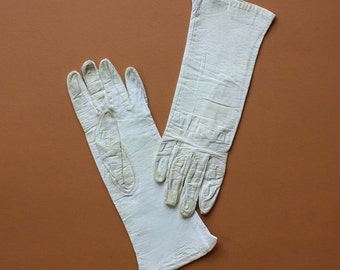 Vintage Lanolav Leather Gloves in Cream - Size 6.5