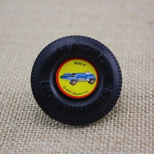 Mattel Hot Wheels Plastic Button - Wat-4 - Vintage Collector Pin c. 1970