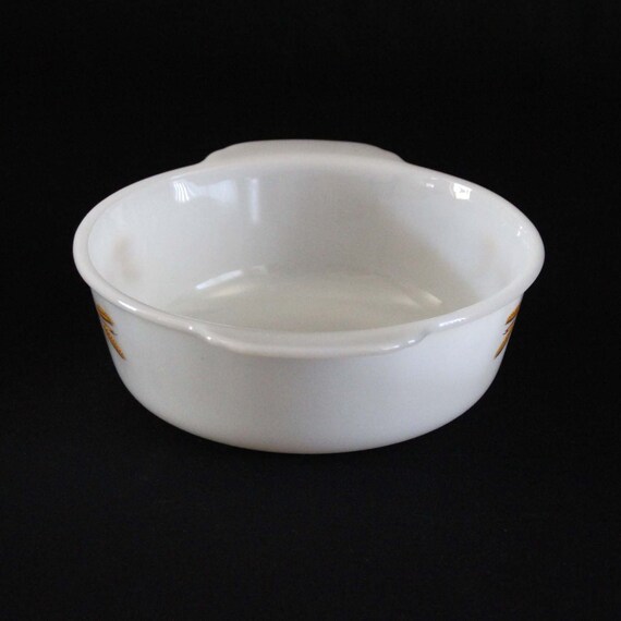 Fire King Wheat Round Casserole Dish - Anchor Hocking Ovenproof