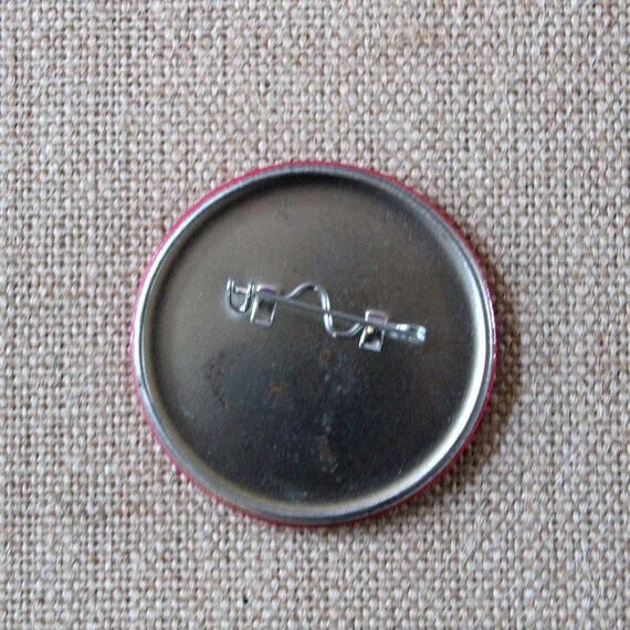 5K Fever - Vintage Button - Vintage Novelty Pin -… - image 5