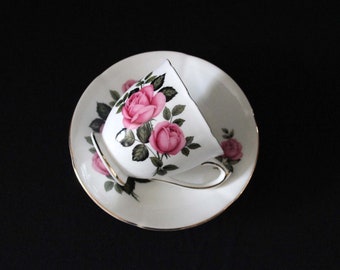 Elisabethan Rose セット Elizabethan Fine Bone China Tea Cup and Saucer - Pink Roses With