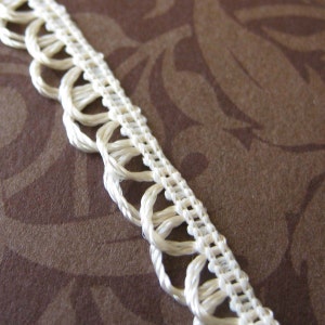 1 Yard of Vintage Loop Trim in Buttercup Yellow