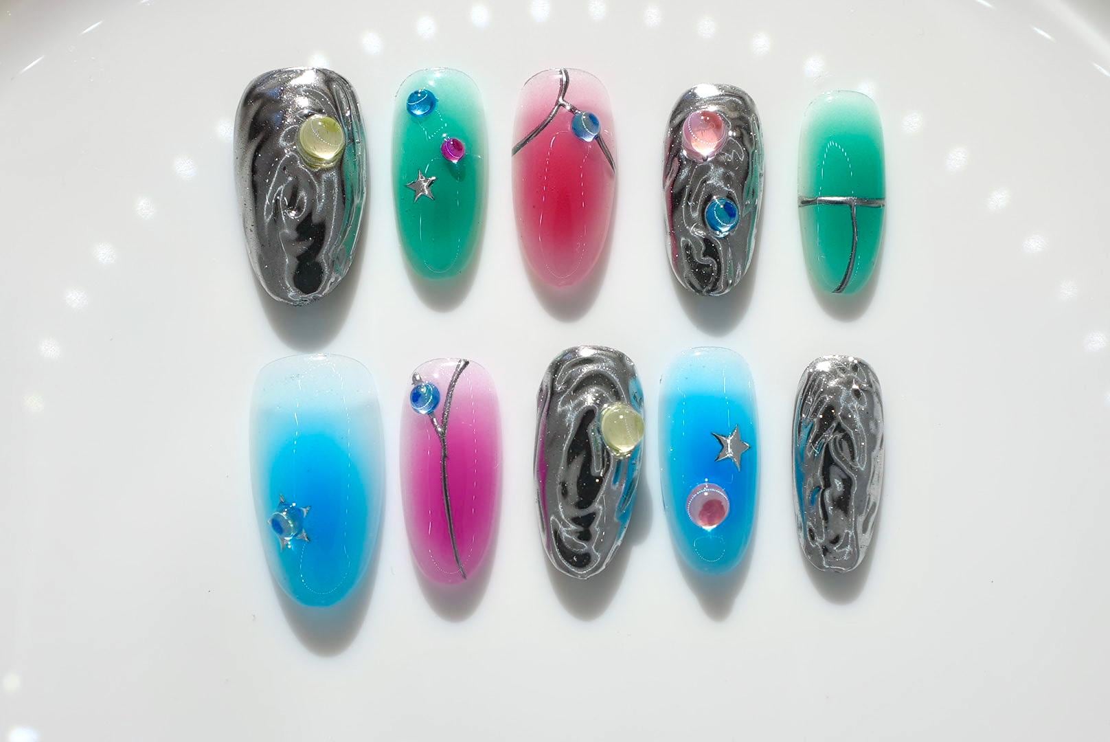 Oval Nails with Metallic Ombre Glow