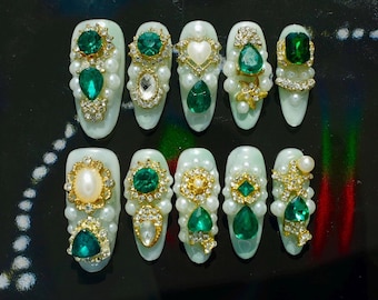 Uñas postizas personalizadas hechas a mano / Diseño de perla de joya verde esmeralda de lujo / Elegantes uñas postizas doradas con piedras preciosas / Gema de diamantes de imitación barroca real