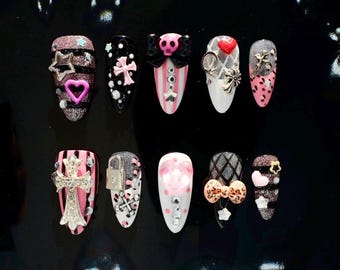 Handgjorda press-on naglar | Rosa gotisk Y2K grunge-design | 3D-dödskallekors-hjärtberlocker | Harajuku punk korta återanvändbara lösnaglar, present