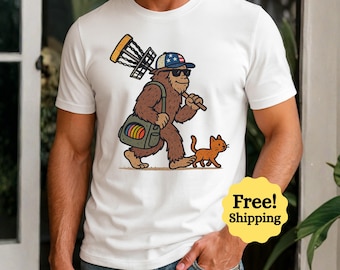 Bigfoot Disc Golf T-Shirt Vintage Sasquatch Disc Golfer Gift