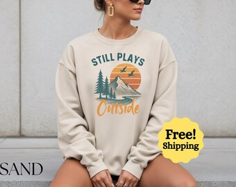 Funny Hiking shirt, Still play Outside Vintage Camper Adventure Gift, Retro Hiking Camping T-shirt