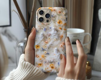 Etui na telefon Ghost and Flowers | Pastel Goth iPhone 17 16 15 Pro Max, Galaxy Pixel | Uroczy, upiorny prezent na Halloween