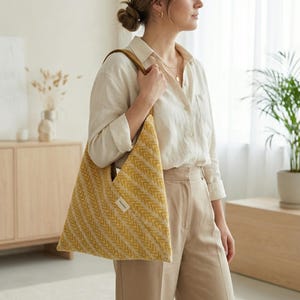 Bolso tote holgado de pana, bolso triangular estilo hobo, bolso de fin de semana de moda coreana