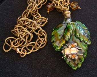 JEWELED BUG On LEAF Perfume Vessel, Bottle Pendant Necklace, Quality Vintage Chain With Glass Faceted Beads