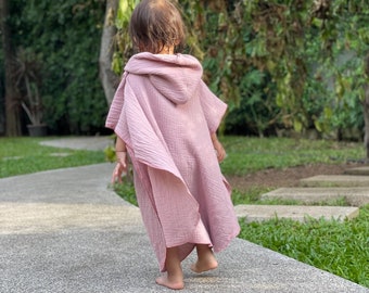 Mousseline badponcho verkrijgbaar in vele kleuren.