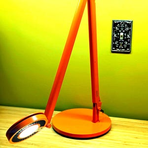 Details Dash von Steelcase Bürobedarf- Bewegliche Schreibtischlampe mit Super Glatter Aktion