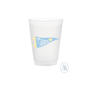 Personalisierte Sorority Flagge Plastikbecher | Schwesternschaft Geschenke, Bid Day Körbe, großes kleines Geschenk