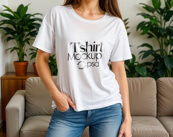 Maquette de t-shirt Gildan blanc PSD : modèle femme