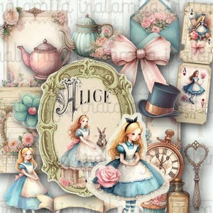 Puede incluir: Un collage caprichoso con imágenes de Alicia en el país de las maravillas. Incluye una tetera rosa, una tetera azul, un sombrero de copa, naipes, un reloj de bolsillo y varias figuras de Alicia con vestidos azules. La palabra "ALICE" se muestra en un marco decorativo.
