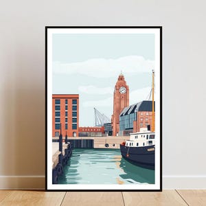 Pode incluir: Uma ilustração colorida de uma cidade com uma torre do relógio, um barco e um porto. Os edifícios são de tijolo vermelho e o barco é preto e branco.