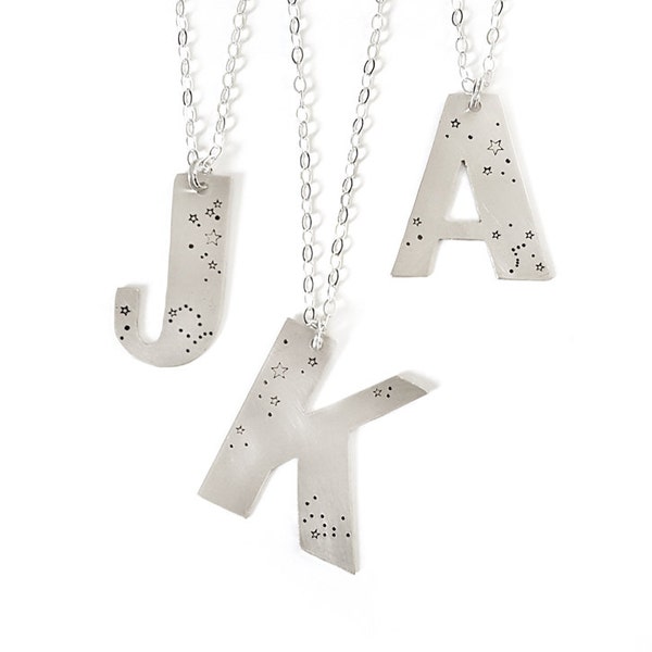 大きなカスタムイニシャルネックレス、星座ジュエリー、星座、パーソナライズ、文字、スターリングシルバー、星、誕生日、誕生日プレゼント