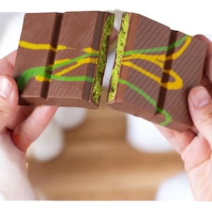 Dubai Pistachio Chocolate Bar: Kunafa Cream, Handmade in Istanbul (7.05 oz)