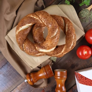 Handmade Turkish Sesame Bagels: Authentic Simit Bread