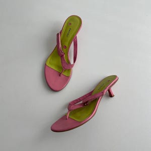 Sandali infradito con tacco a gattino e punta arrotondata in pelle rosa Bronx / Infradito vintage con cinturino e tacco / Y2K anni 2000 / Taglia 38