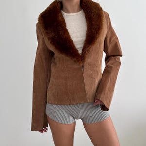Vintage brun mockajacka i skinn med fuskpälskant och krage / Storlek M bild 3
