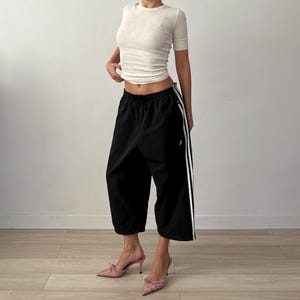 Pantalones cortos deportivos holgados tipo cargo Adidas negros vintage / Pantalones cortos deportivos tipo jorts con cordón / Talla L