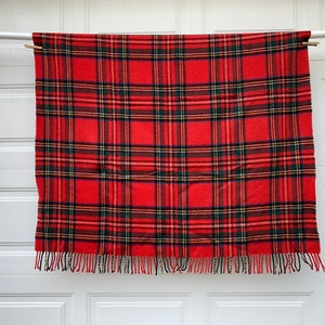 Classic tartan throw with fringe - 52&quot; x 56&quot;